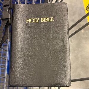 HOLY. BIBLE giant print red letter excellent condition by Thomas Nelson.